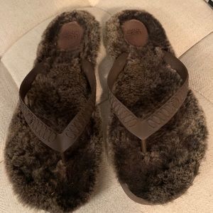 Ugg slipper/flip flops worn one time